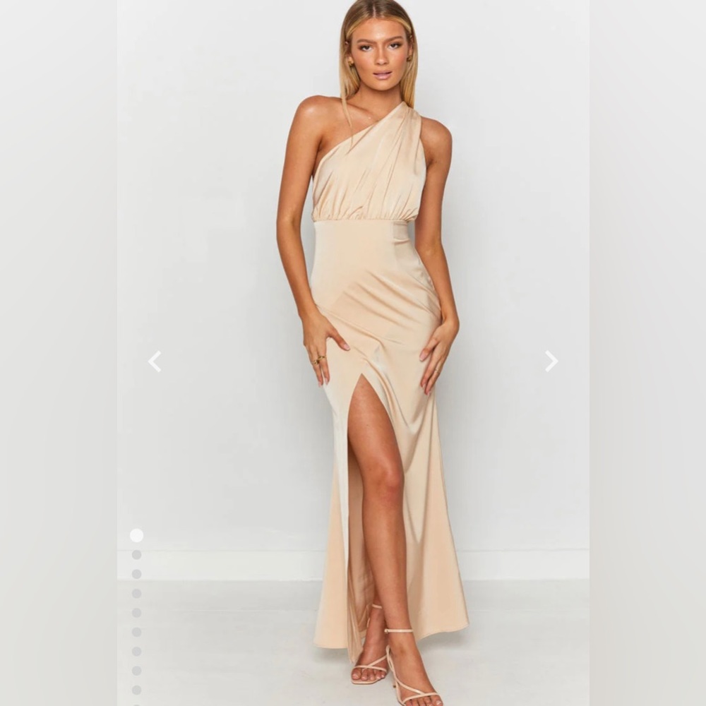 Beginning Boutique Romance Formal Dress